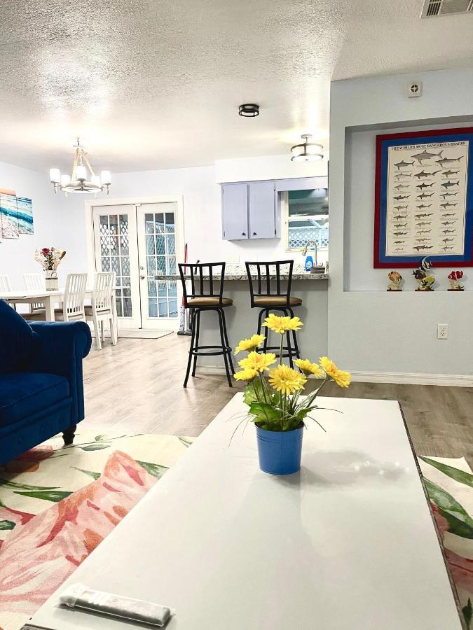 A Cozy Space Coast Retreat تيتوسفيل المظهر الخارجي الصورة