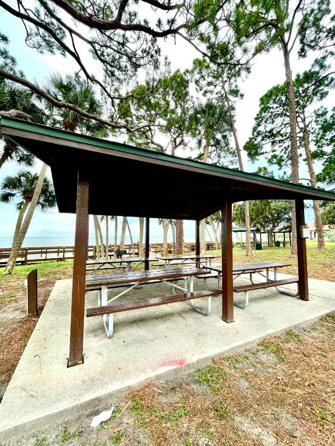 A Cozy Space Coast Retreat تيتوسفيل المظهر الخارجي الصورة